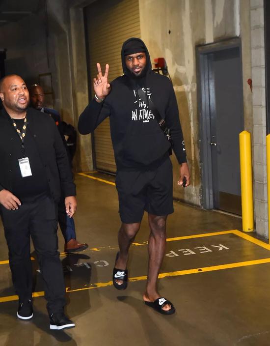 被对手立刻 被对手立刻