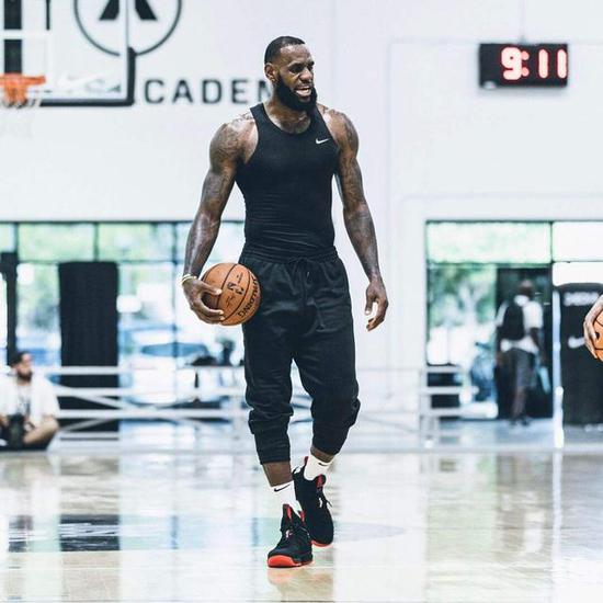 取代突兀的 取代突兀的