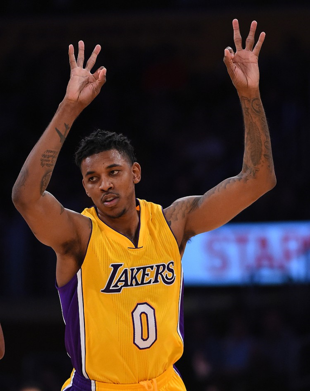 主题并不复 主题并不复